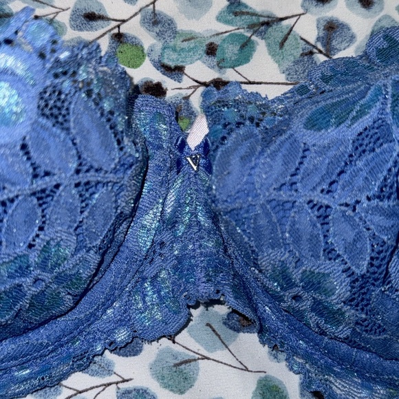 Victorias Secret Bra! - Picture 4 of 9